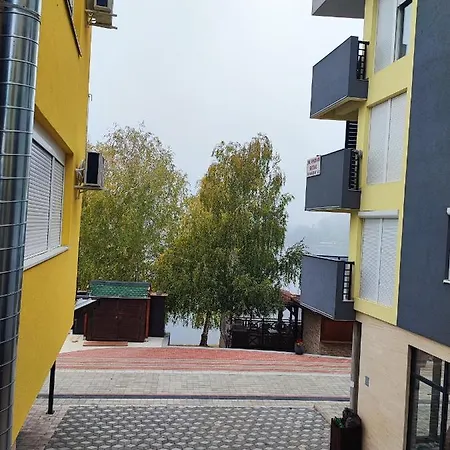 Apartamento White Pearl & *