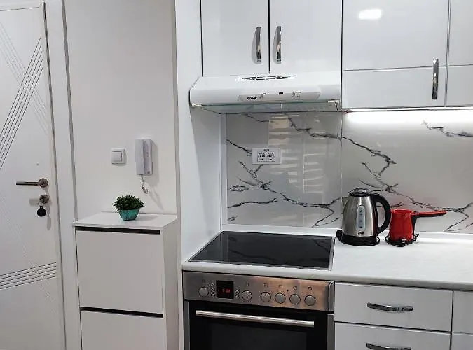 White Pearl & Apartment *