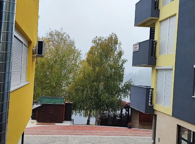 Apartment White Pearl & *